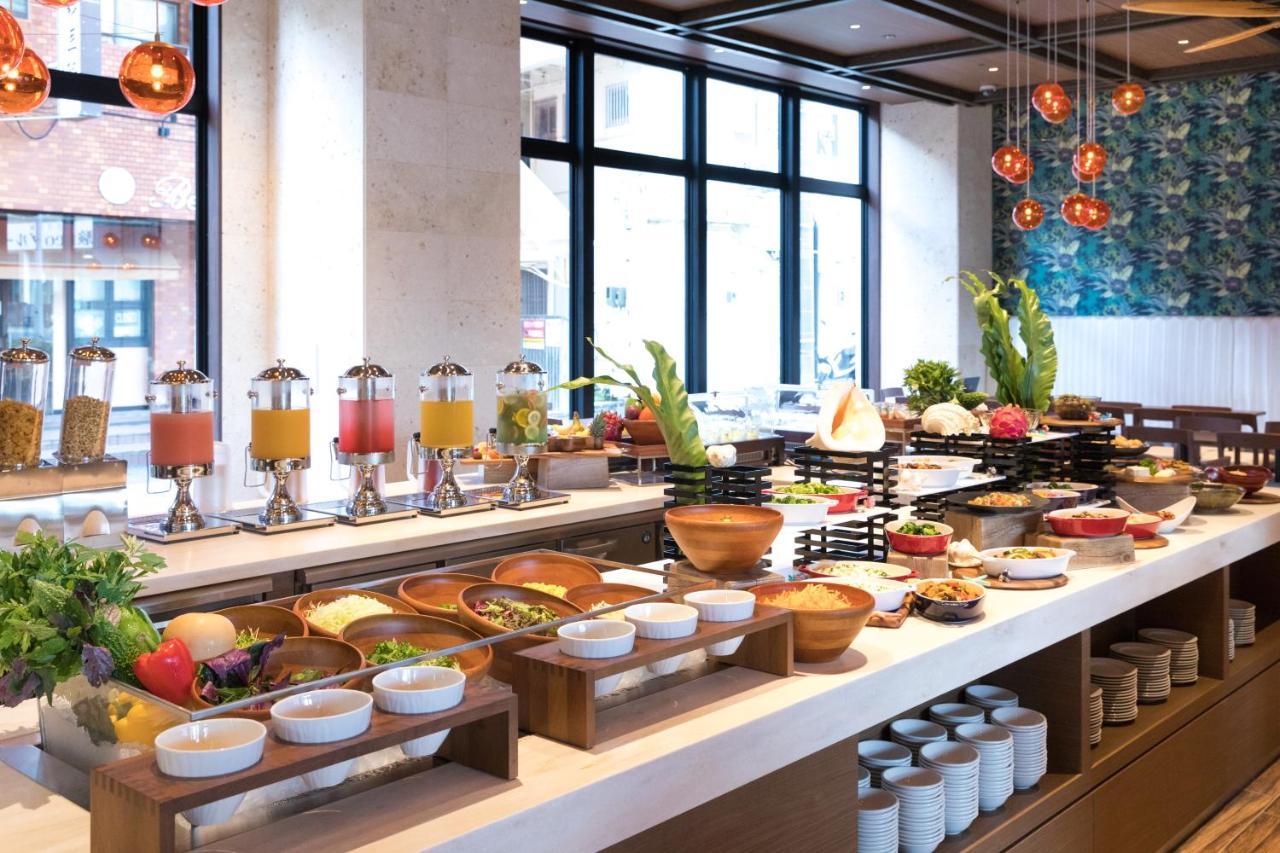 Hewitt Resort Νάχα Εξωτερικό φωτογραφία A buffet at a hotel